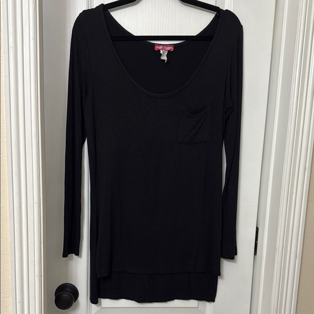 Body Central black long sleeve high low front pocket top size medium